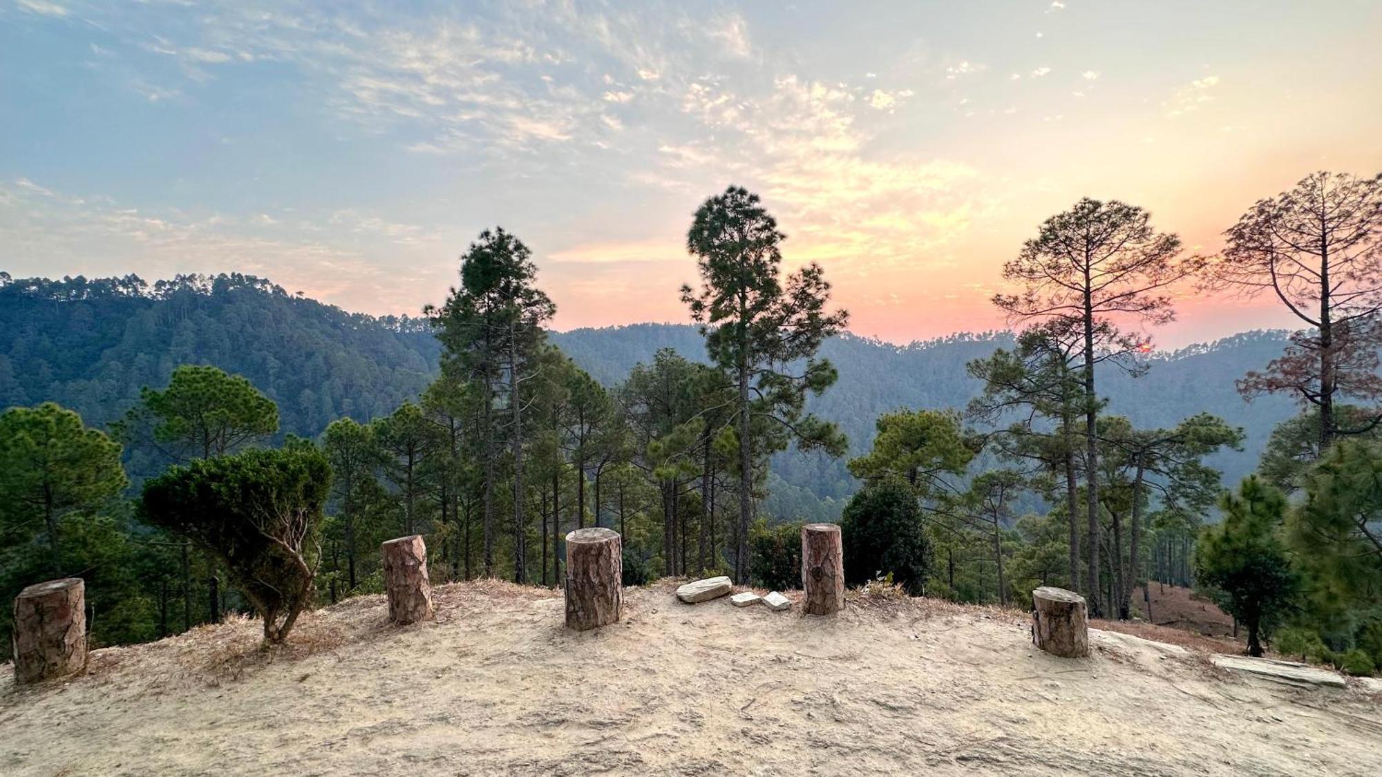 Joshi Cottage Binsar Esterno foto