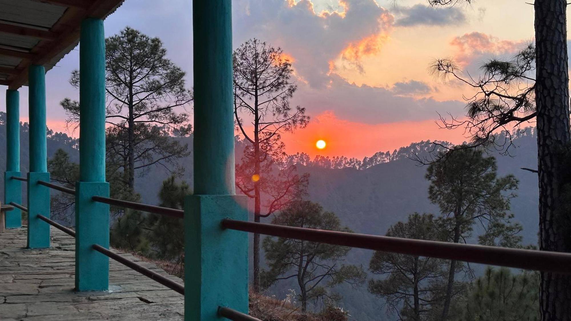 Joshi Cottage Binsar Esterno foto